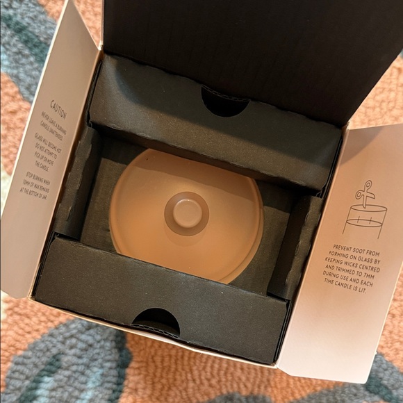 Glasshouse Fragrances Radiance in Bloom Candle - Picture 2 of 2